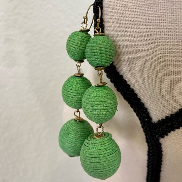 💚Green & Gold Linear Ball Earrings - Picture 3 of 4